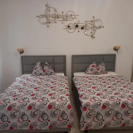 Eroilor Apartment *